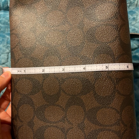 Excellent used condition coach gallery tote - Picture 9 of 13